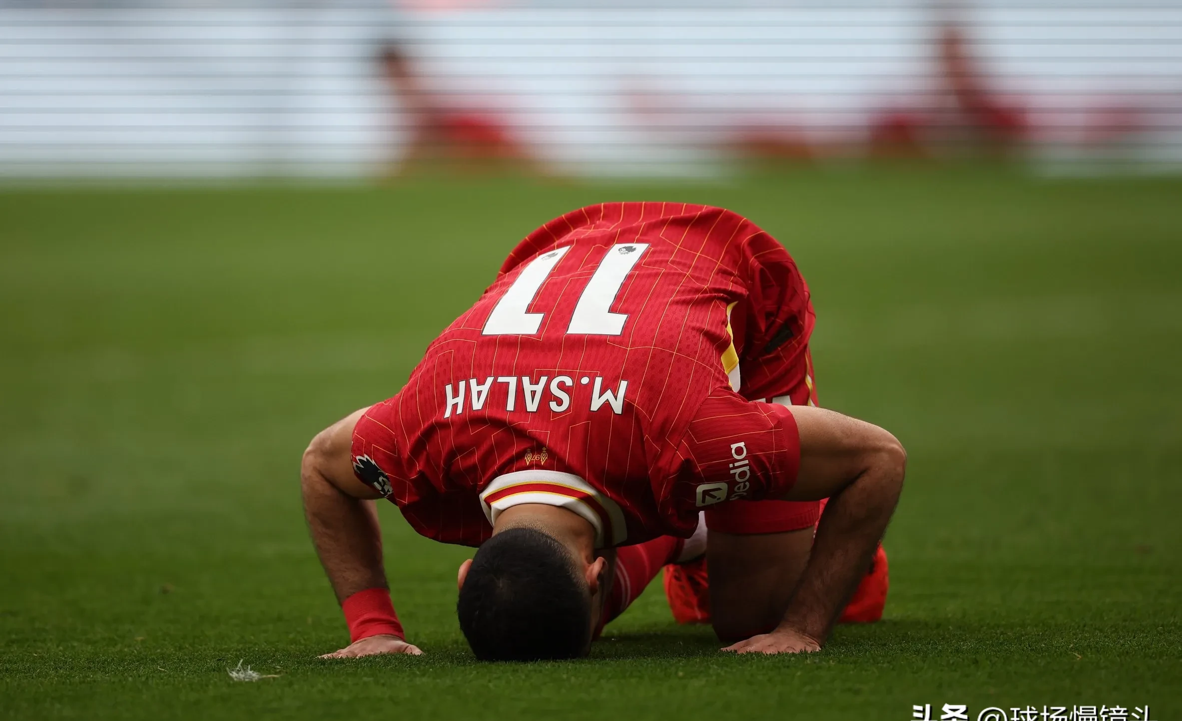  萨拉赫意外战胜TES，战术调整引爆全场！再创辉煌时刻爱游戏官网